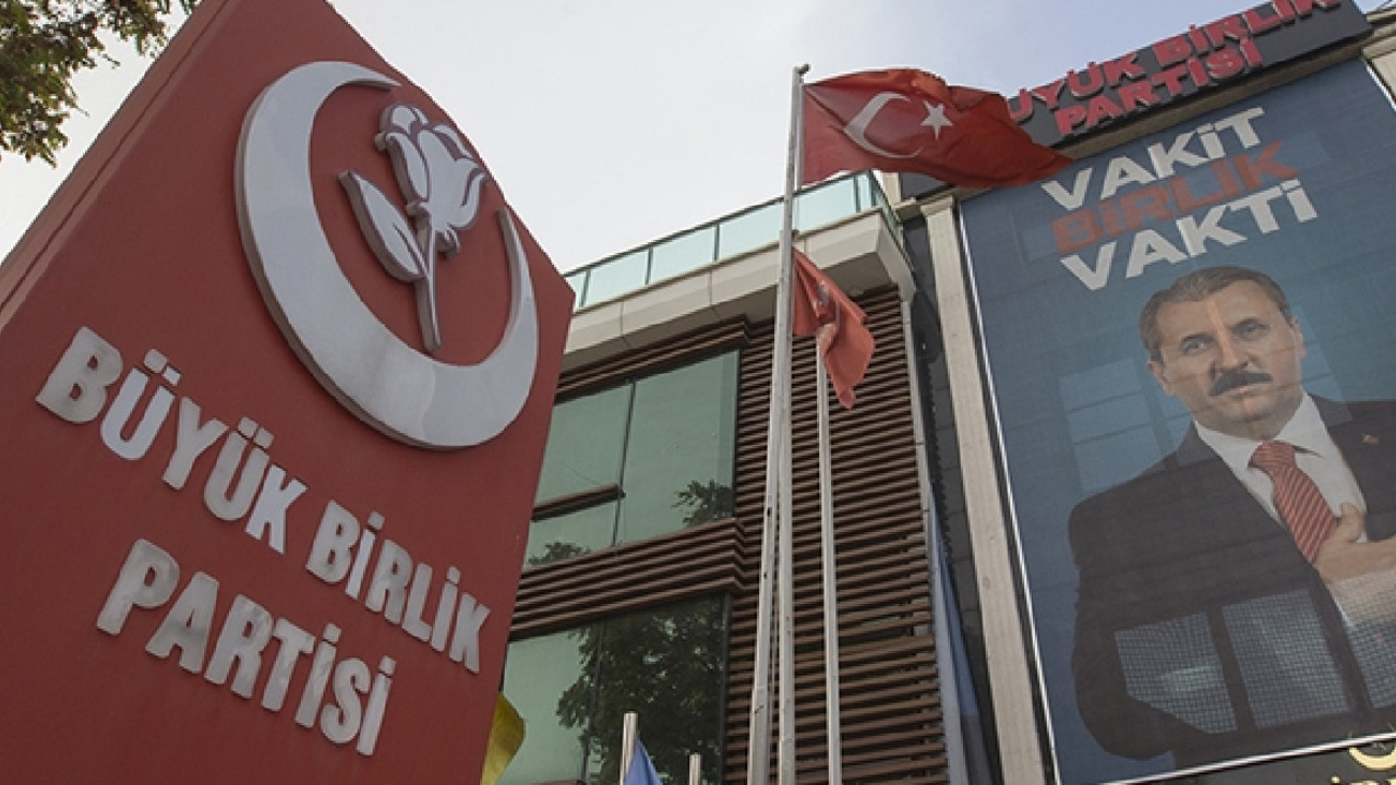 Büyük Birlik Partisi'nde toplu istifa depremi