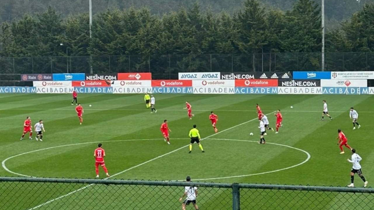 Beşiktaş, Ümraniyespor'a 2-0 mağlup oldu