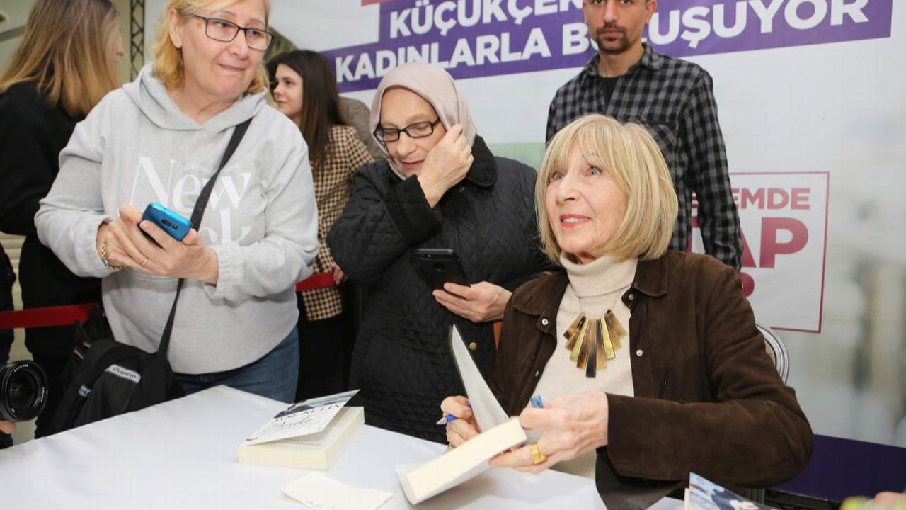 Ayşe Kulin Veda ile Küçükçekmece'deki Çekmecemde Kitap Var söyleşisinin konuğu oldu