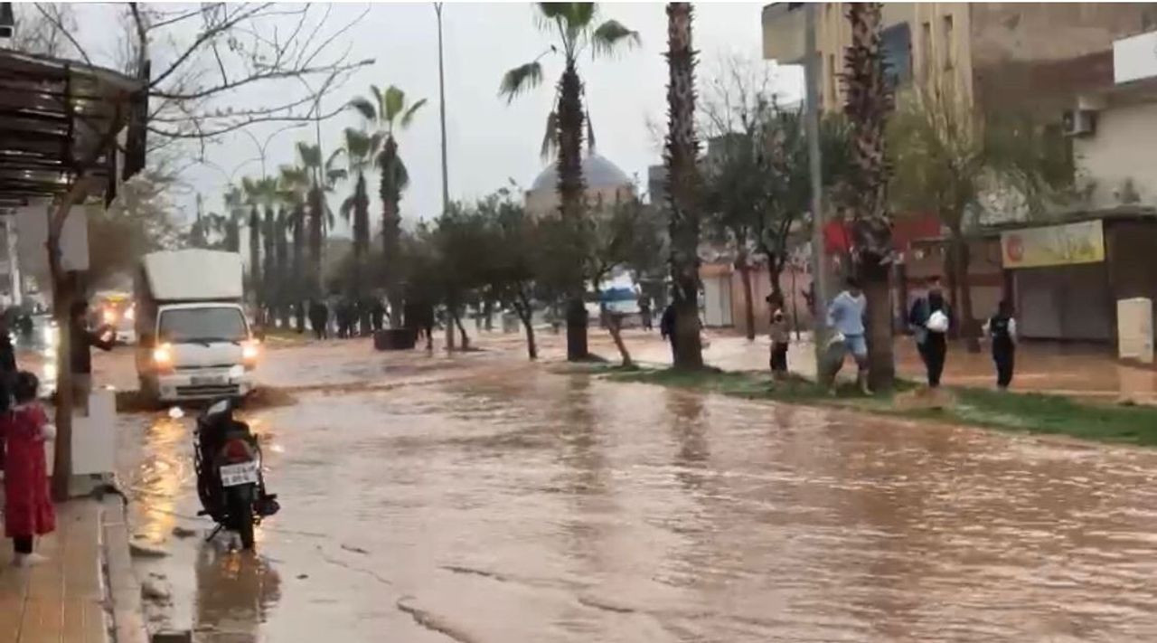 Şanlıurfa bir kez daha sele teslim oldu - Resim: 1