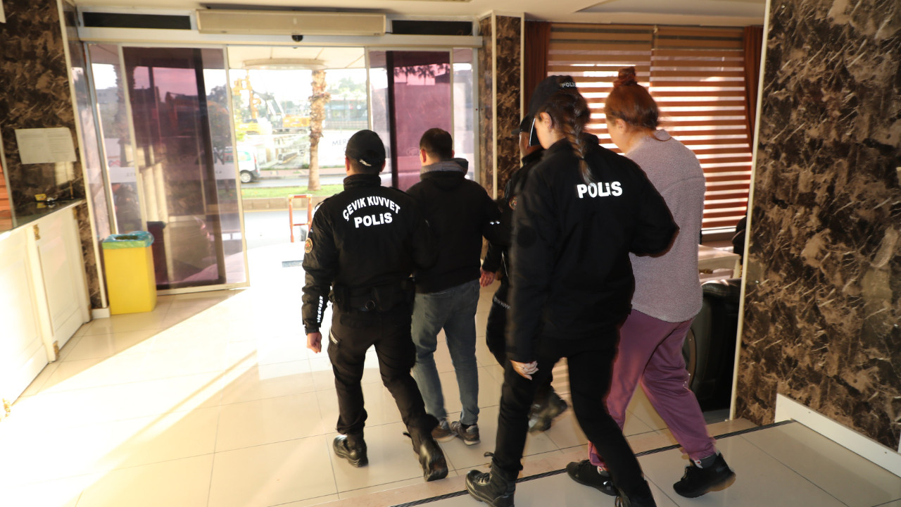 Mersin'de fuhuş operasyonu: 11 kişi tutuklandı
