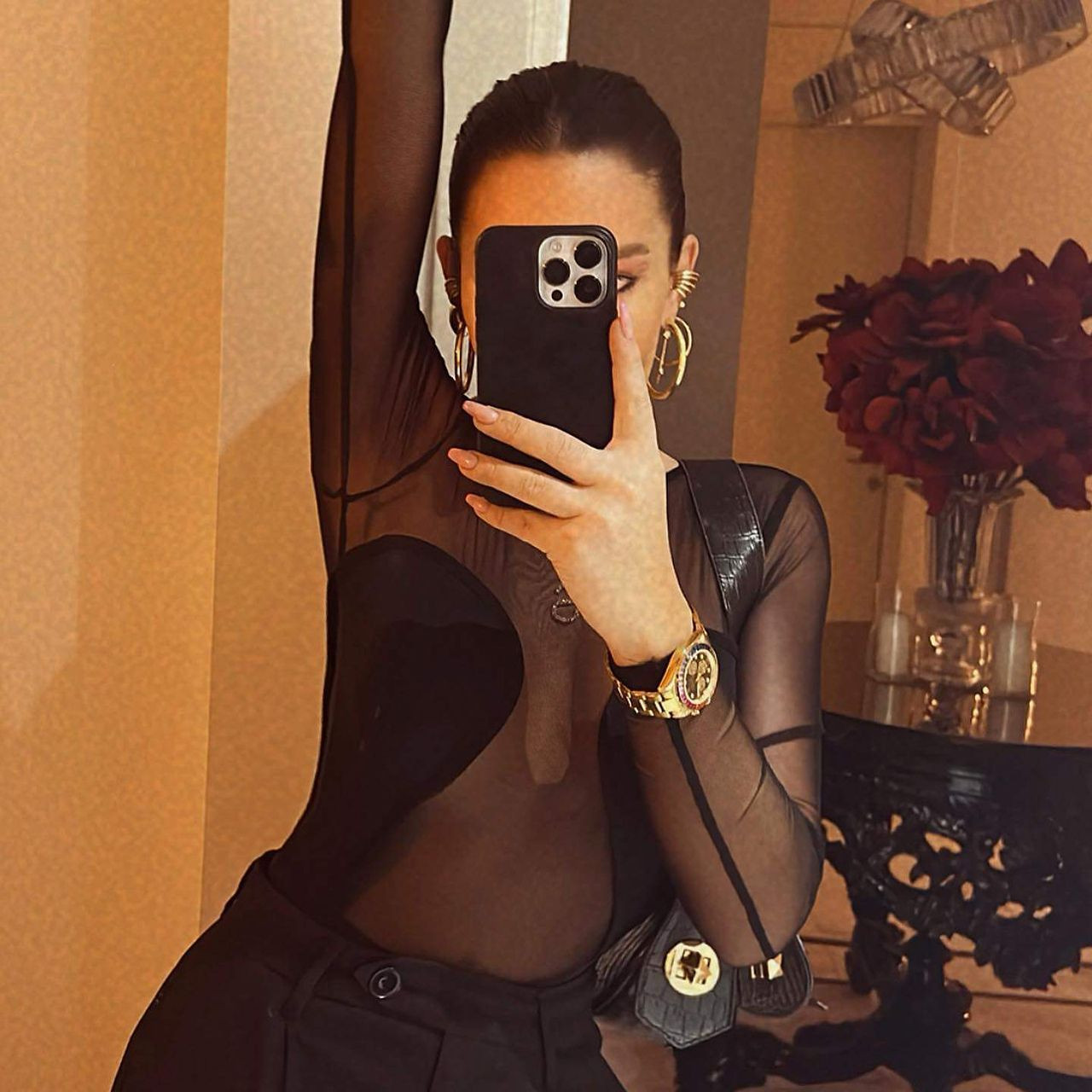 Selin Ciğerci'den sosyal medyayı sallayan transparan şov - Resim: 4