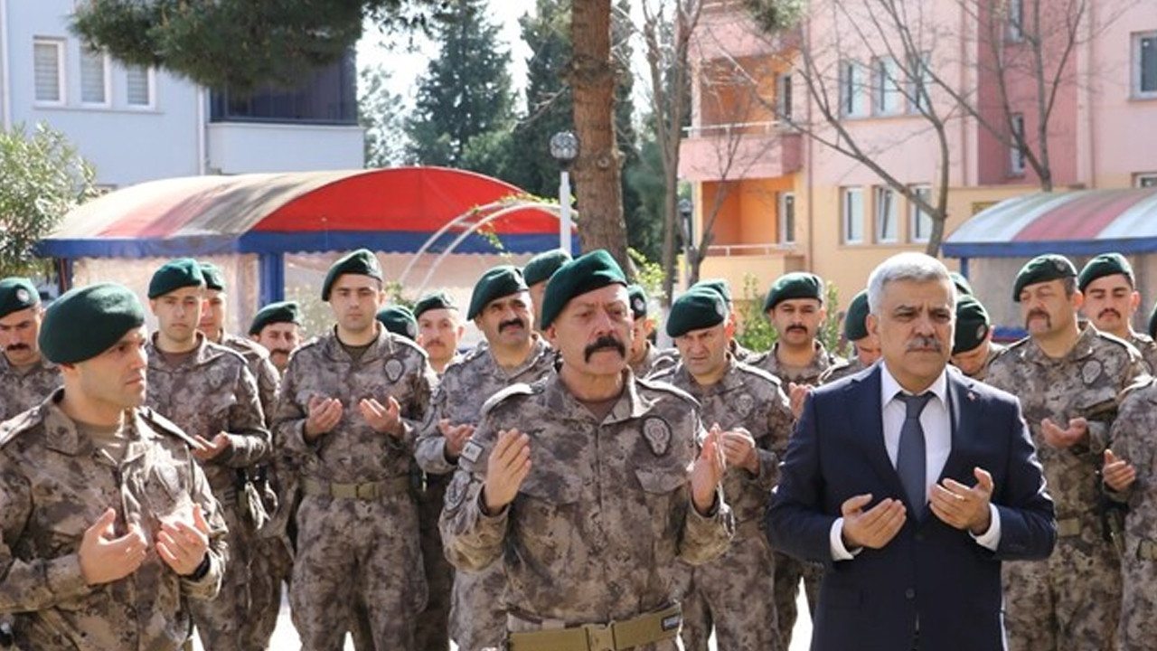 30 özel harekat polisi Suriye'ye uğurlandı