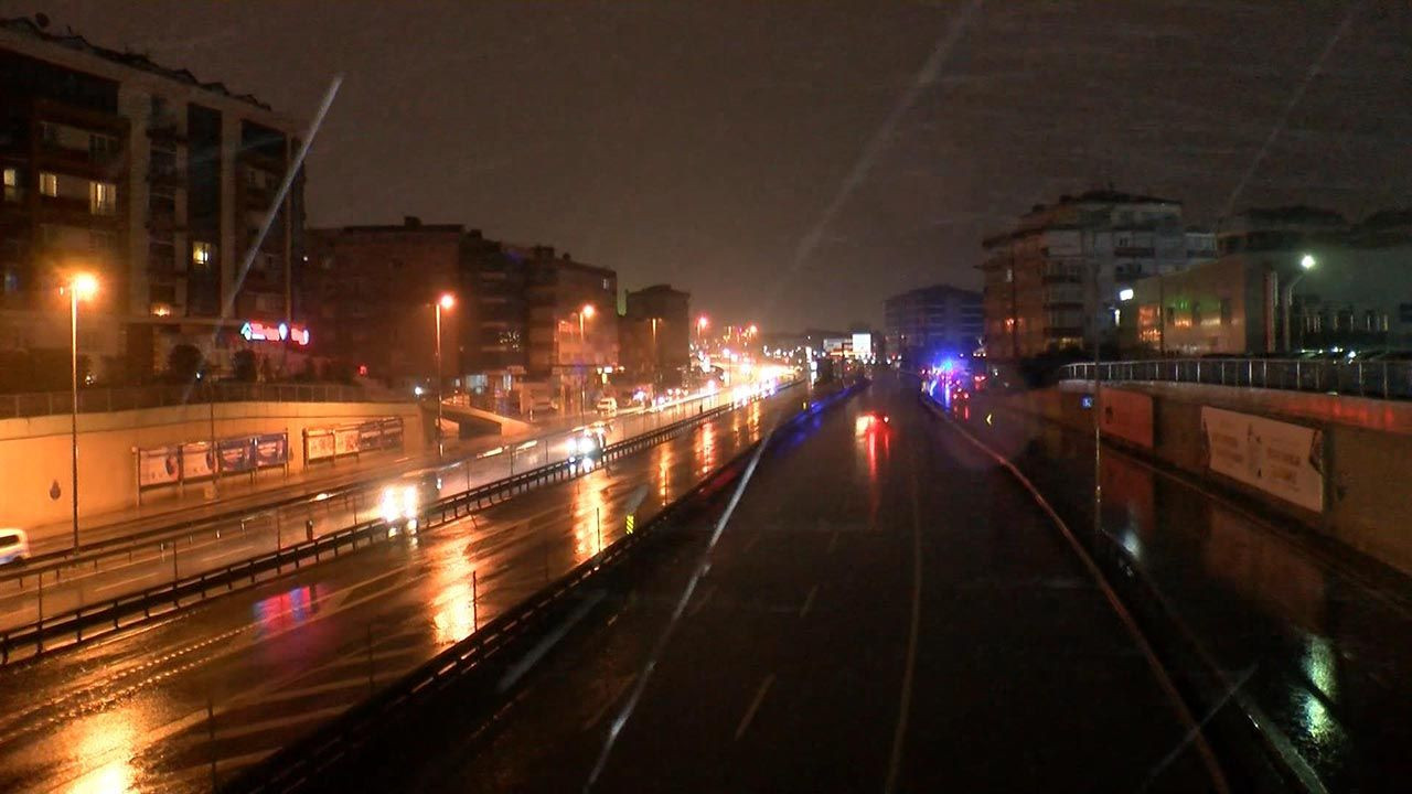 İstanbul'da beklenen yağış başladı - Resim: 1