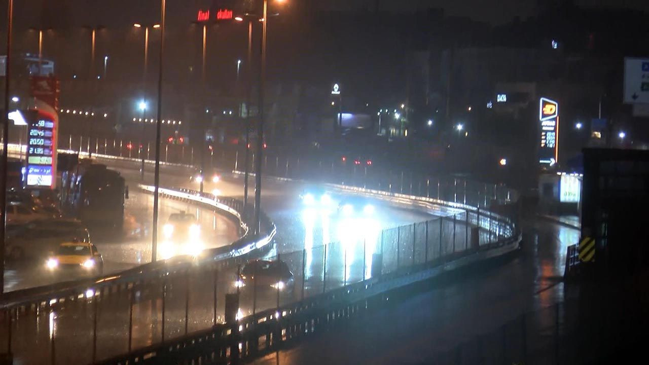 İstanbul'da beklenen yağış başladı - Resim: 2