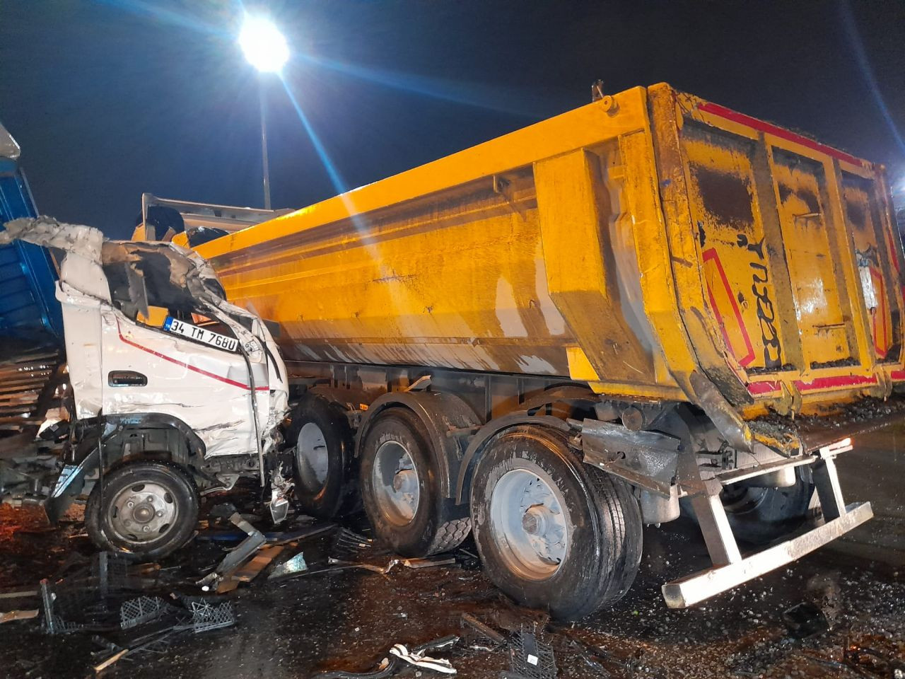 İstanbul'da feci kaza: Yaralılar var! - Resim: 2