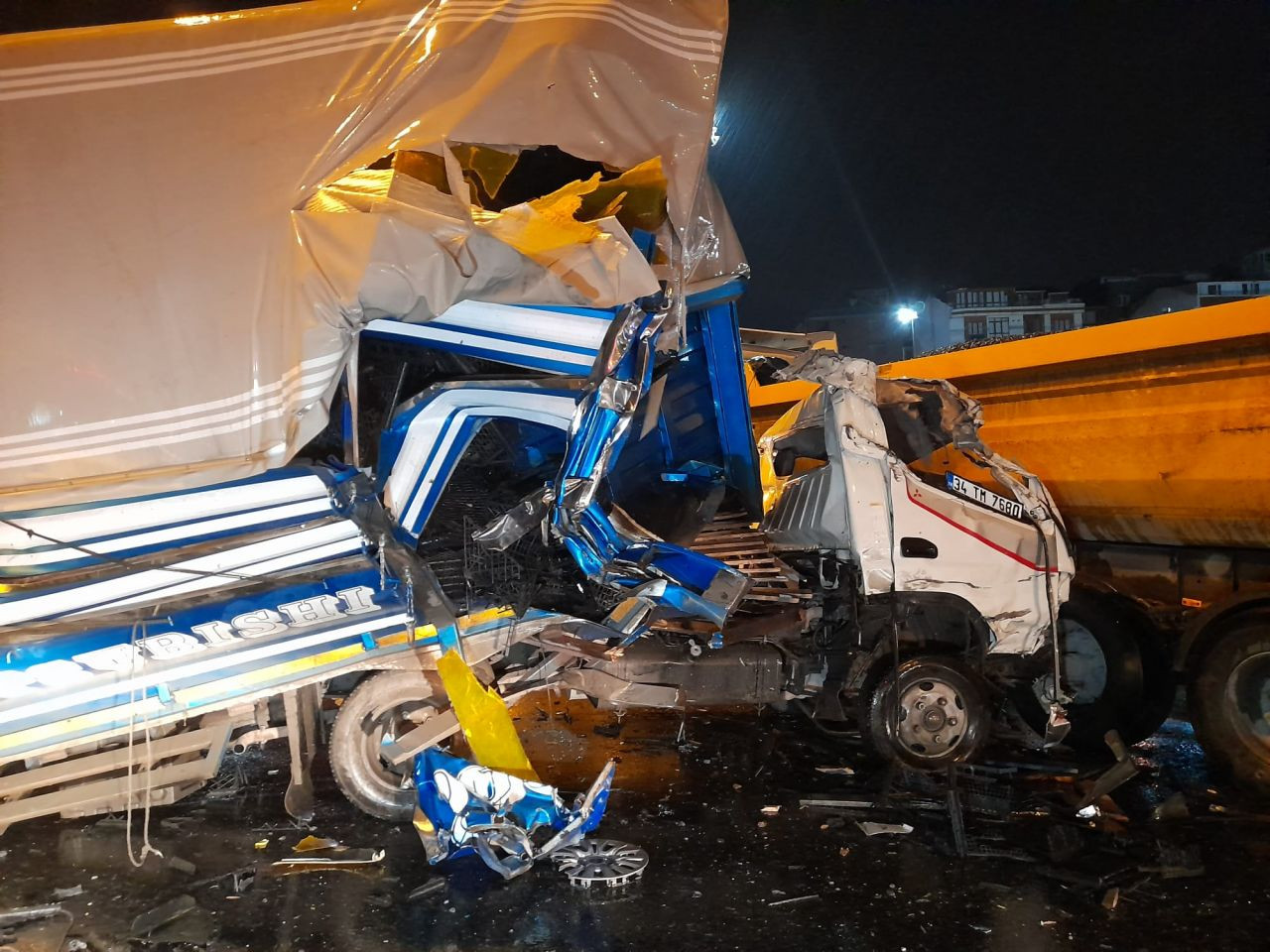 İstanbul'da feci kaza: Yaralılar var! - Resim: 4