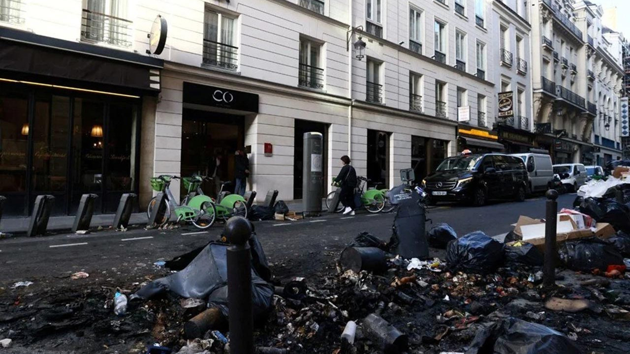 Paris sokaklarından iğrenç görüntüler