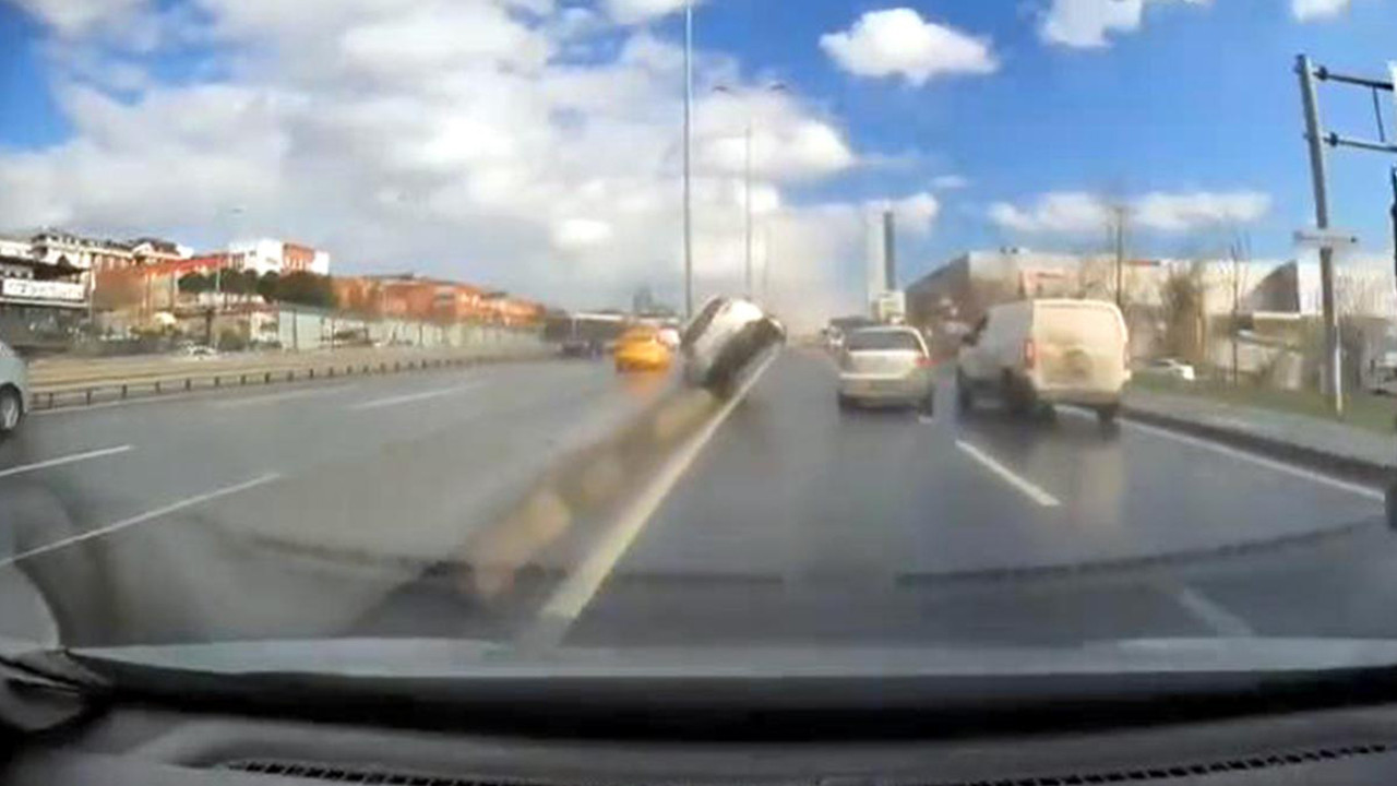 İstanbul'da hatalı sollamayla gelen kaza kamerada
