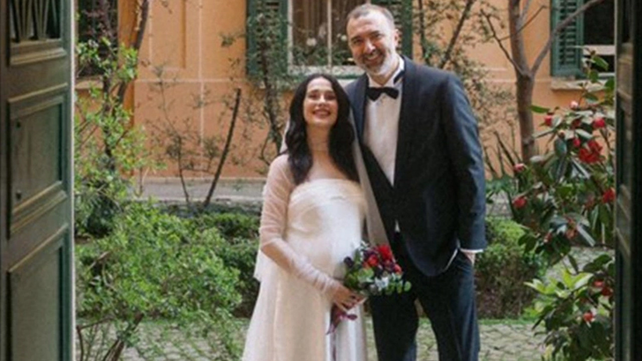 Ünlü oyuncunun mutlu günü: Funda Eryiğit ile Berkun Oya evlendi