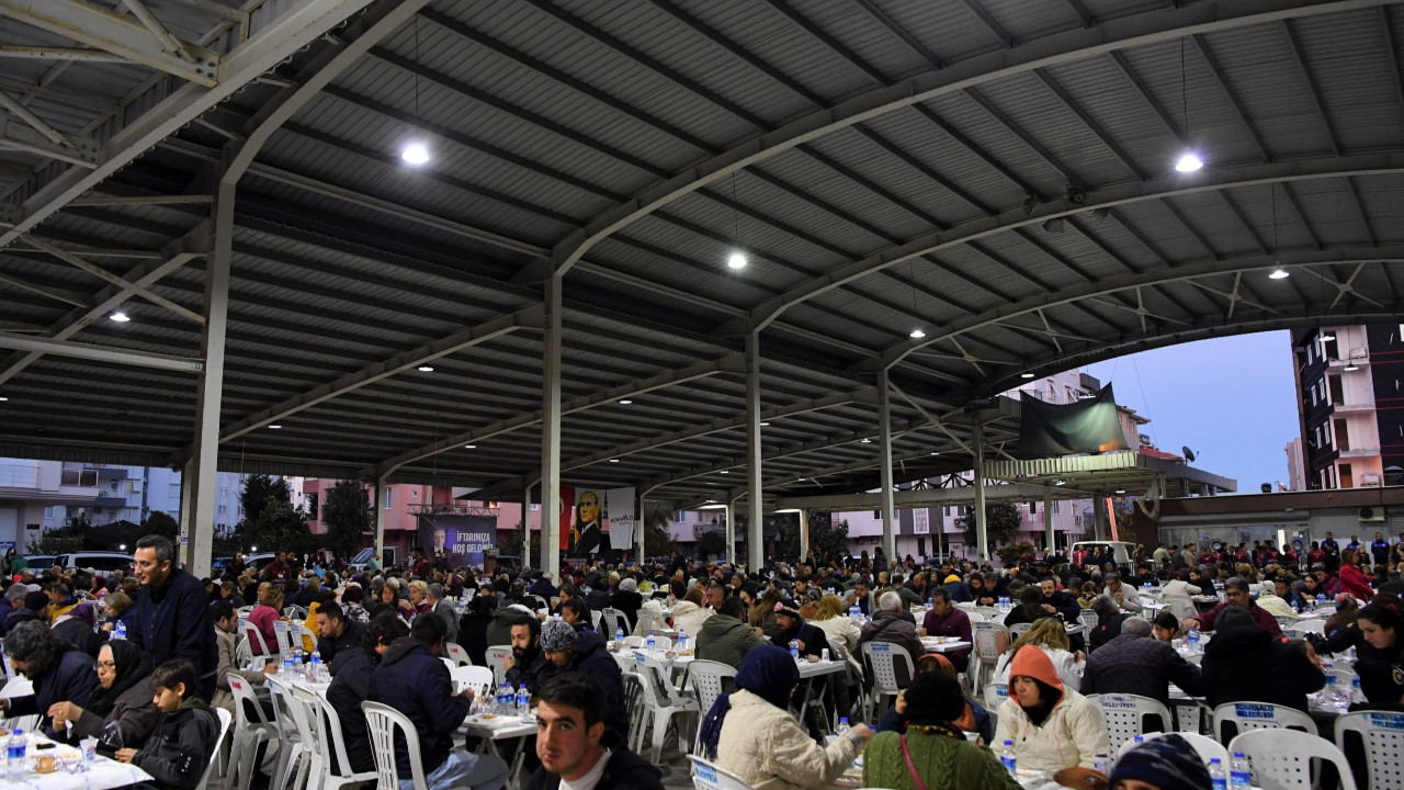 Konyaaltı'nda dayanışma sofrası Öğretmenevleri’nde kuruldu