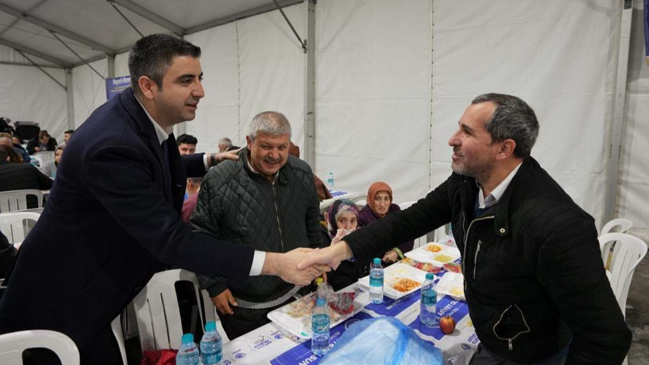 Kartal Belediye Başkanı Gökhan Yüksel İftarını Hasta Yakınlarıyla Açtı