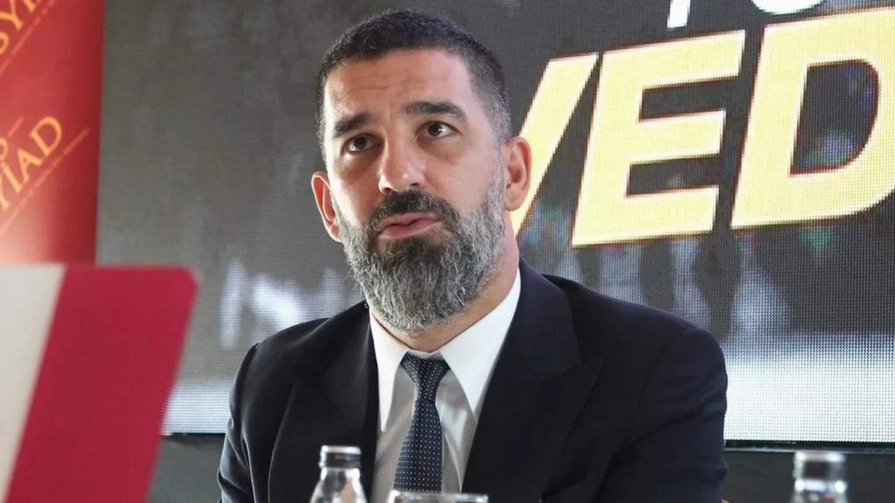 Arda Turan İstanbul ekibiyle anlaşıp futbola geri döndü