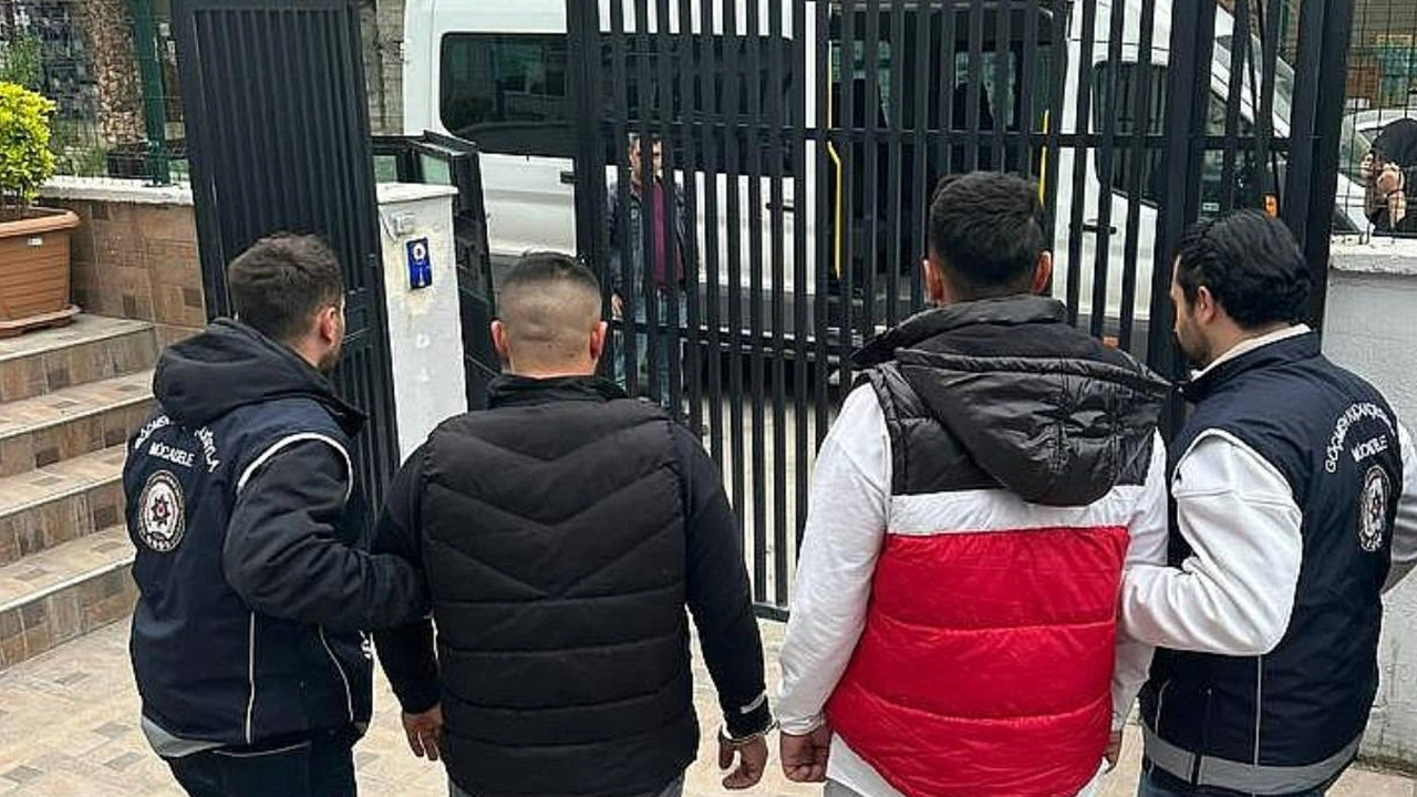 İzmir'de göçmen kaçakçılığı operasyonu: 5 tutuklama