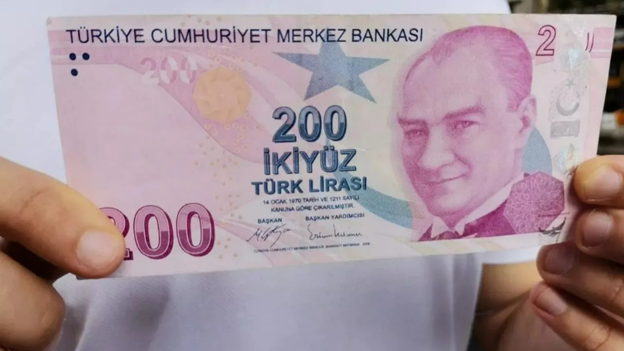 200 TL eridi, ekonomistler ''yeni banknotlar yolda'' dedi