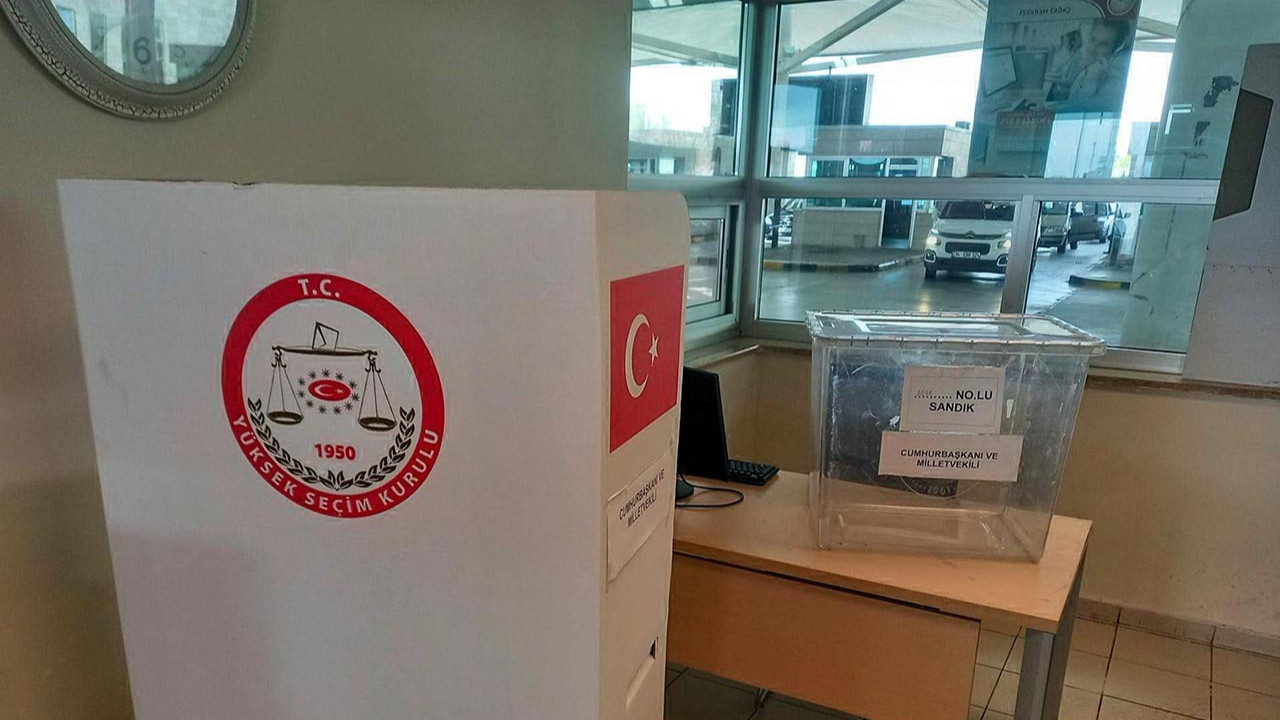 Sınır kapılarında sandıklar hazır! Oy verme işlemi başlıyor