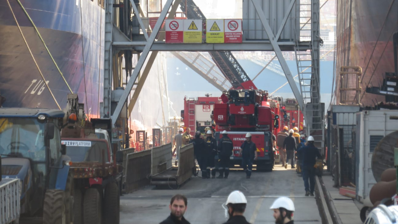 İstanbul'da tersanede korkutan yangın