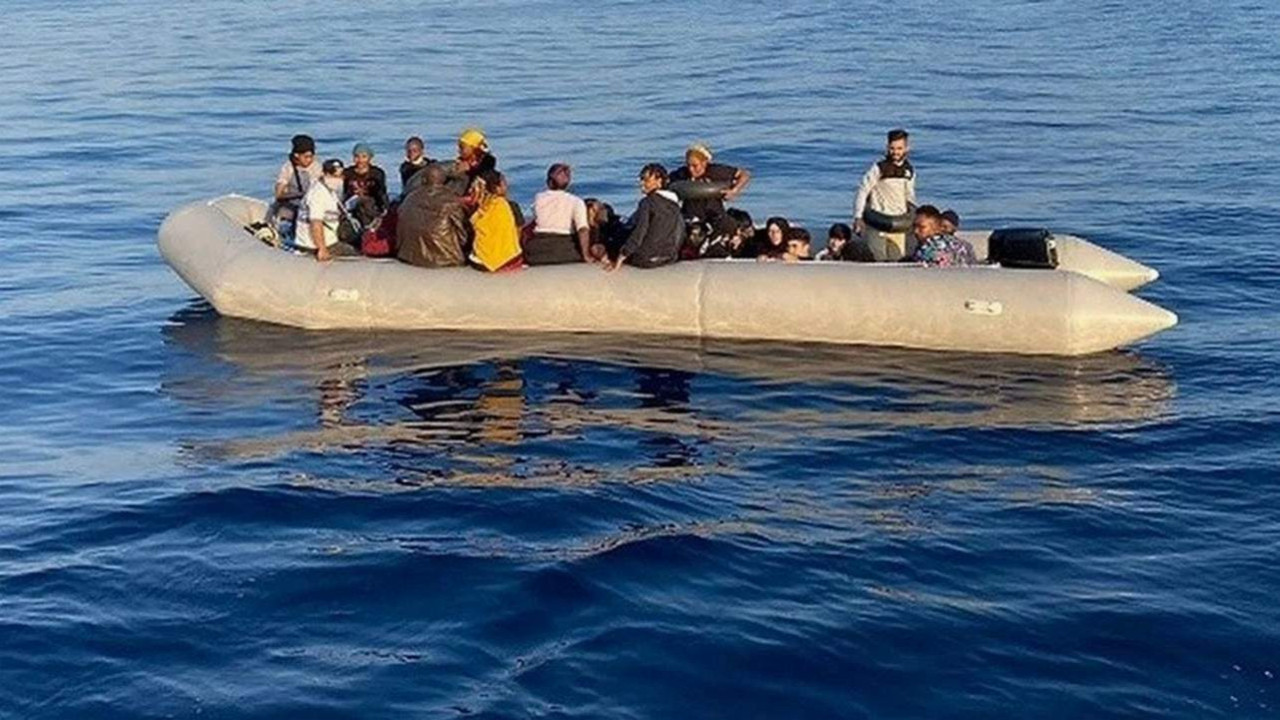 Yunanistan'ın ölüme ittiği kaçak göçmenler kurtarıldı