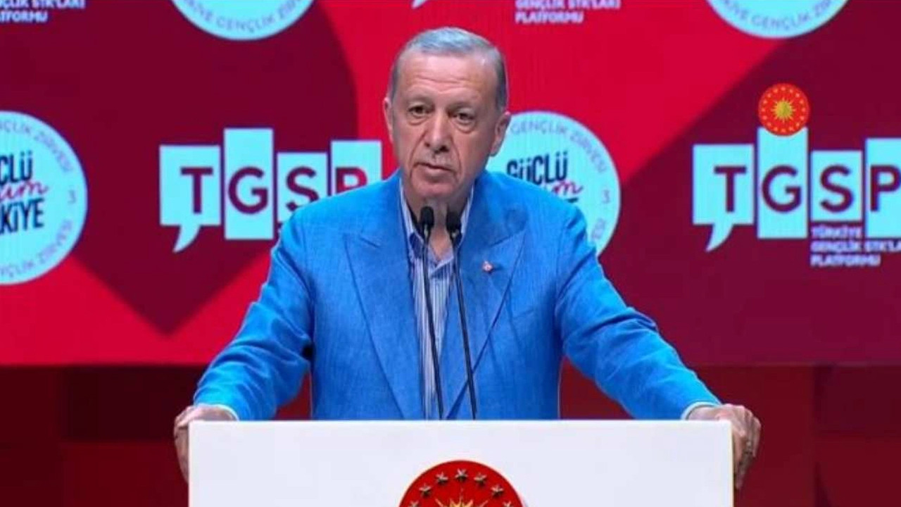 Erdoğan: Sözde sanatçı diye geçinen müsveddeler...