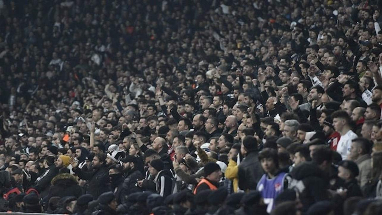 Beşiktaş taraftarından ''Meclis'te Hizbullah istemiyoruz'' tezahüratı