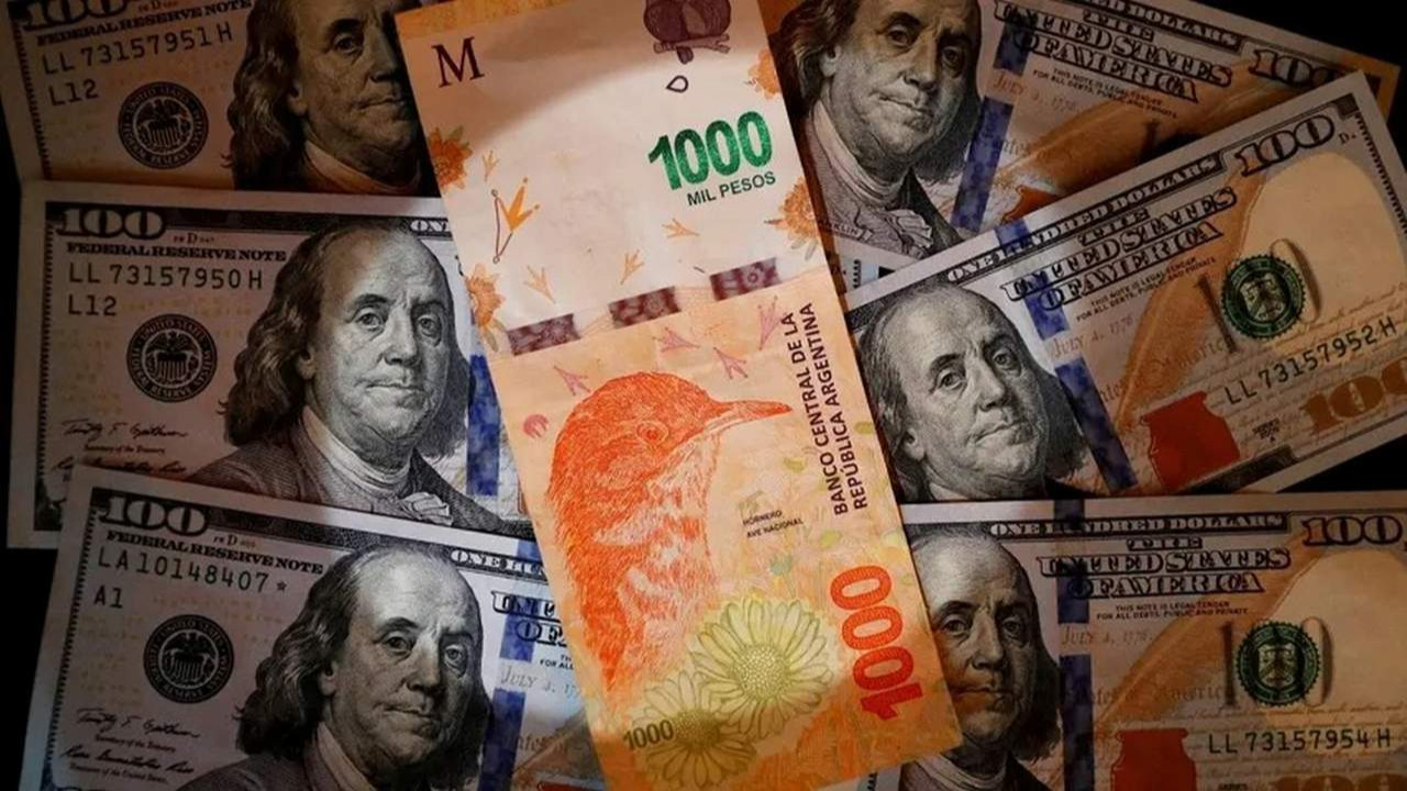 Arjantin'in 4 Dolar'lık en büyük banknotu tedavülde