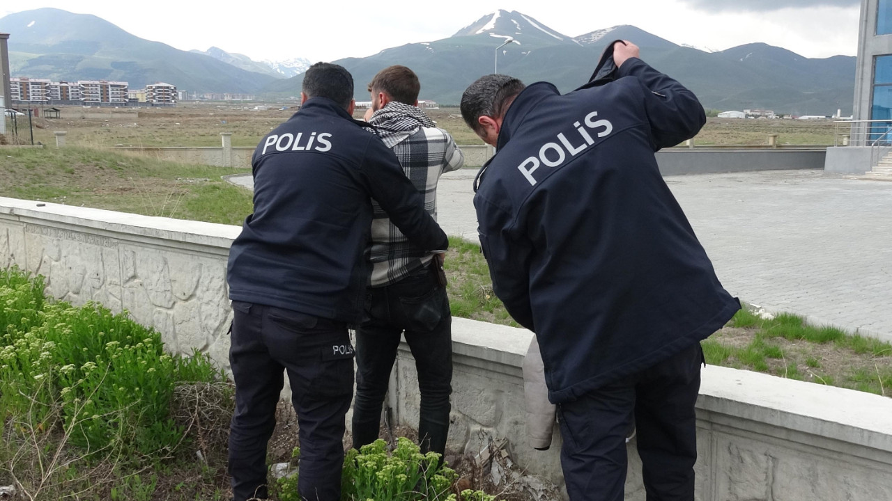 Erzurum'da canlı bomba alarmı