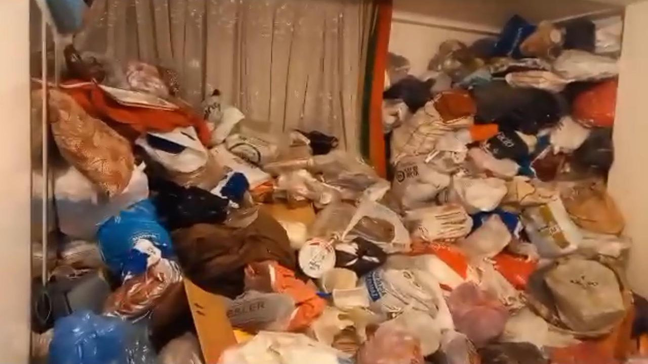 Kötü koku gelen daireden çıkanlar şoke etti