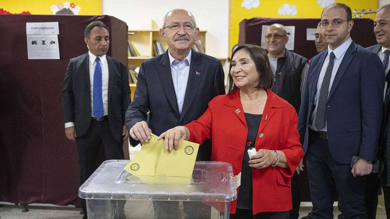 Kılıçdaroğlu oy kullandığı sandıktan birinci çıktı