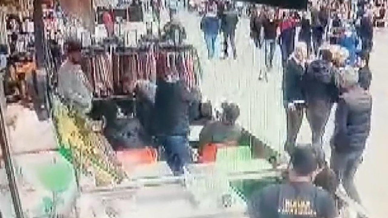 İstanbul'da kafede silahlı saldırı! Korku dolu anlar kamerada