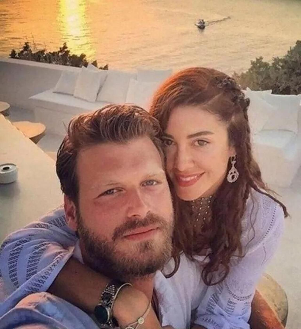 Kıvanç Tatlıtuğ ve Başak Dizer'den aşk pozu
