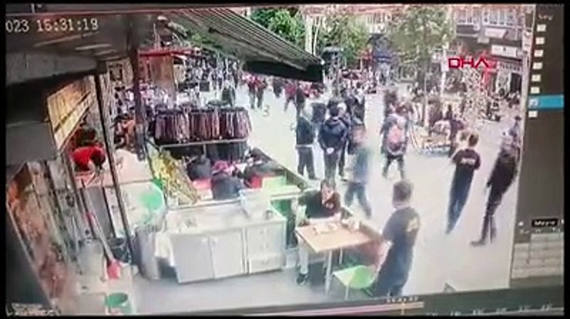 İstanbul'da kafede silahlı saldırı! O anlar kamerada
