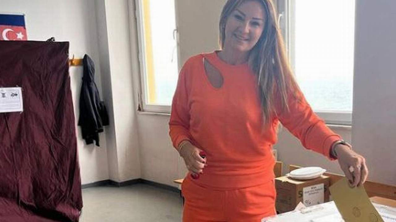 Ünlü isme küstah soru: ''Memleketi ne zaman terk ediyorsunuz ?''