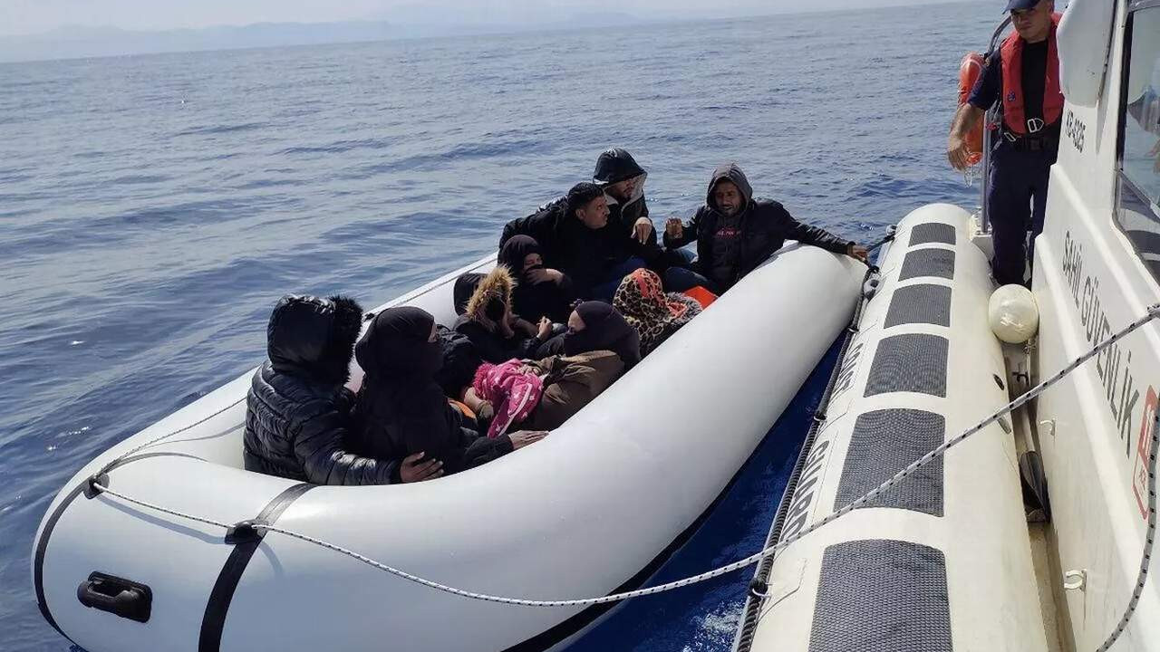 Ege'de 84 düzensiz göçmen daha kurtarıldı