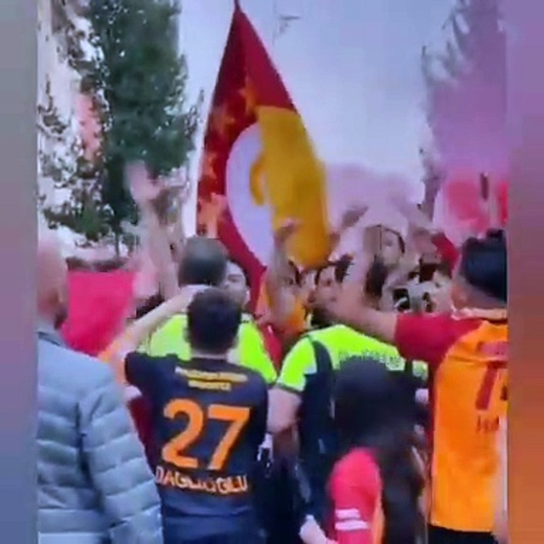 Galatasaray taraftarı, Belçika polisine üçlü çektirdi
