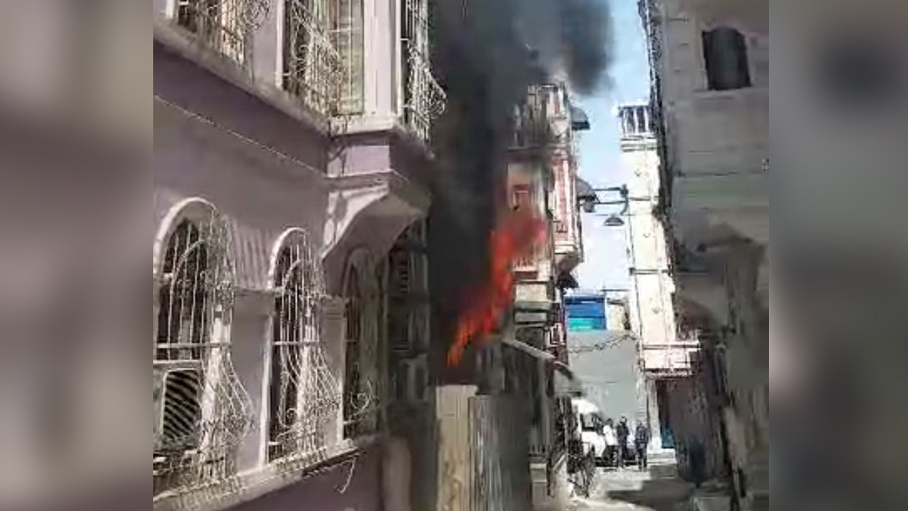 İstanbul'da metruk binada yangın paniği