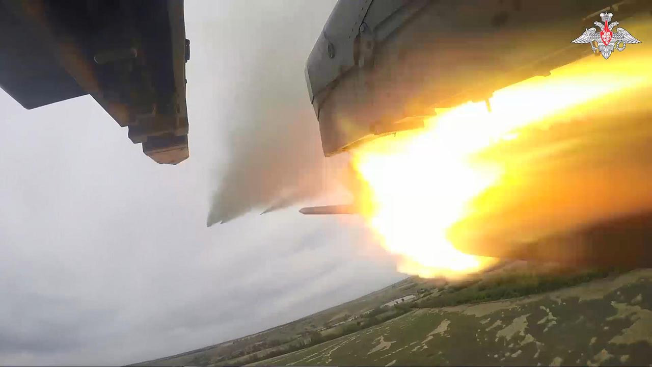 Rus saldırı helikopterleri Ukrayna mevzilerini böyle vurdu
