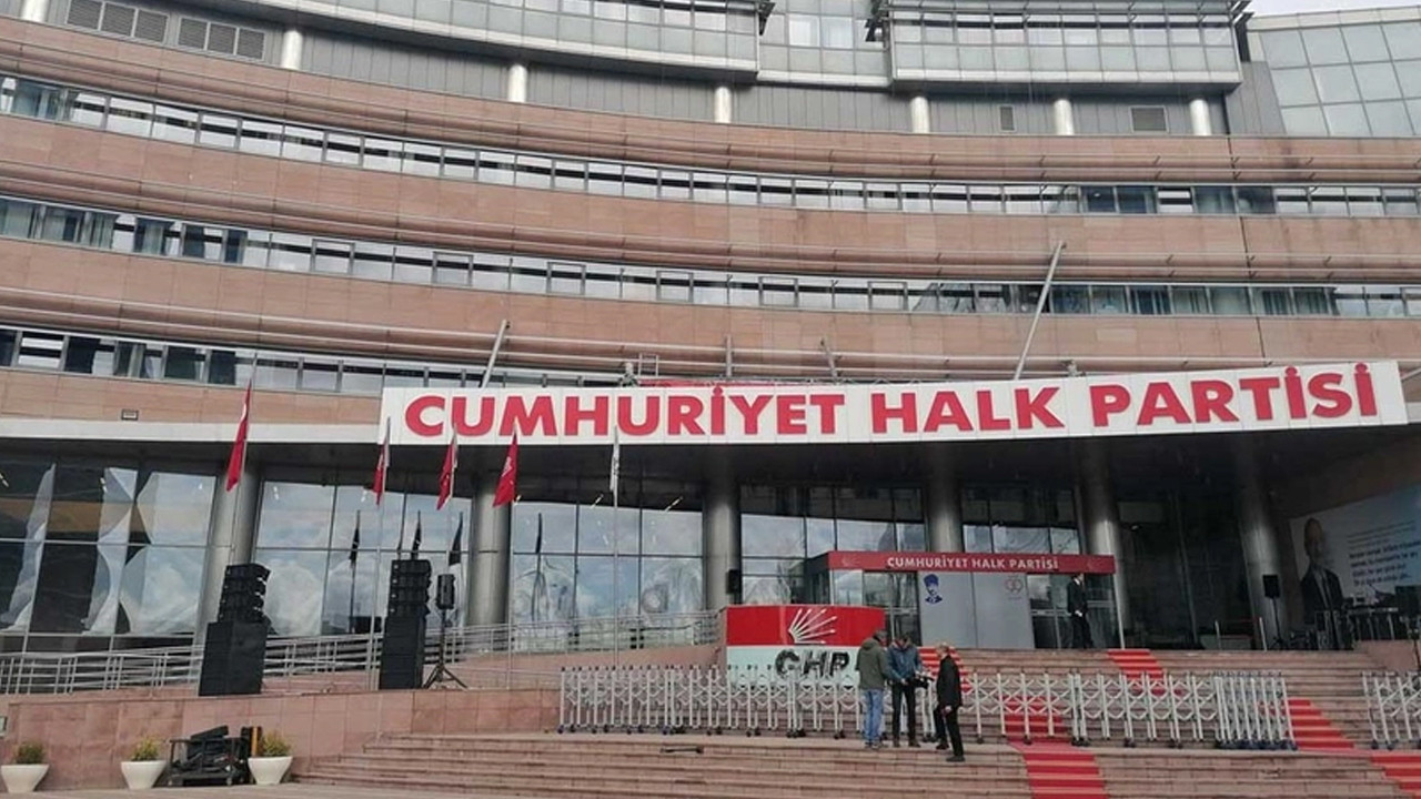 CHP'de tüm  MYK üyeleri istifa etti