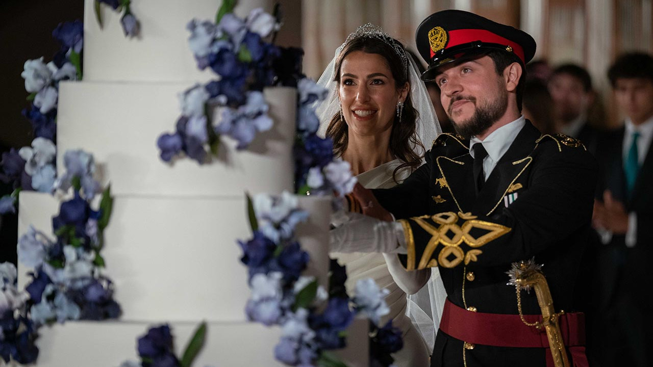 Veliaht prense görkemli düğün! Ülkede resmi bayram ilan edildi
