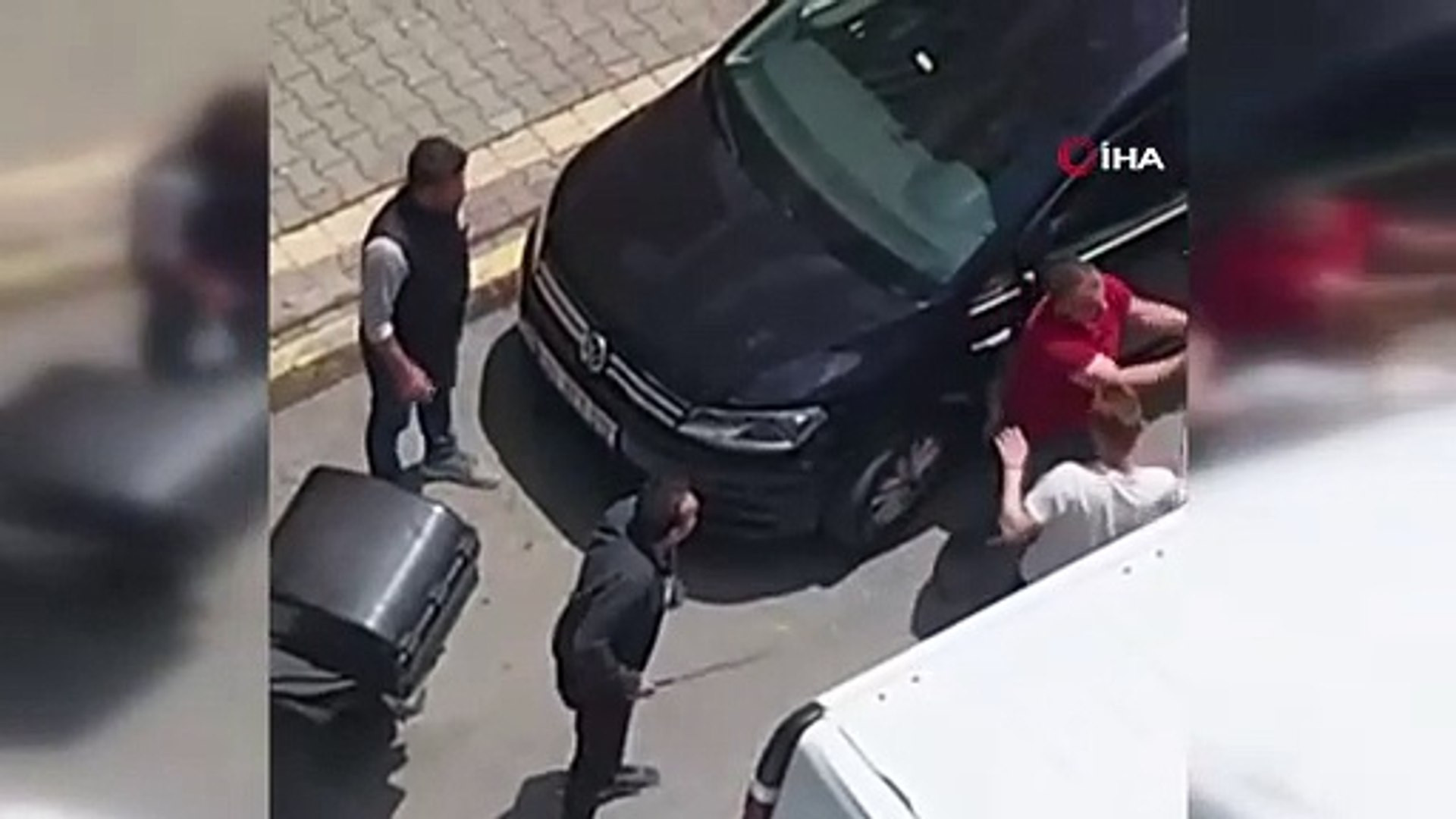 İstanbul'da ''eli silecekli trafik magandası'' kamerada