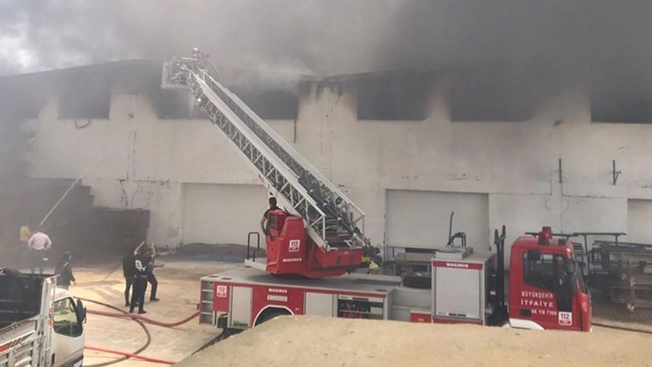 Ankara'da mobilya fabrikasında yangın