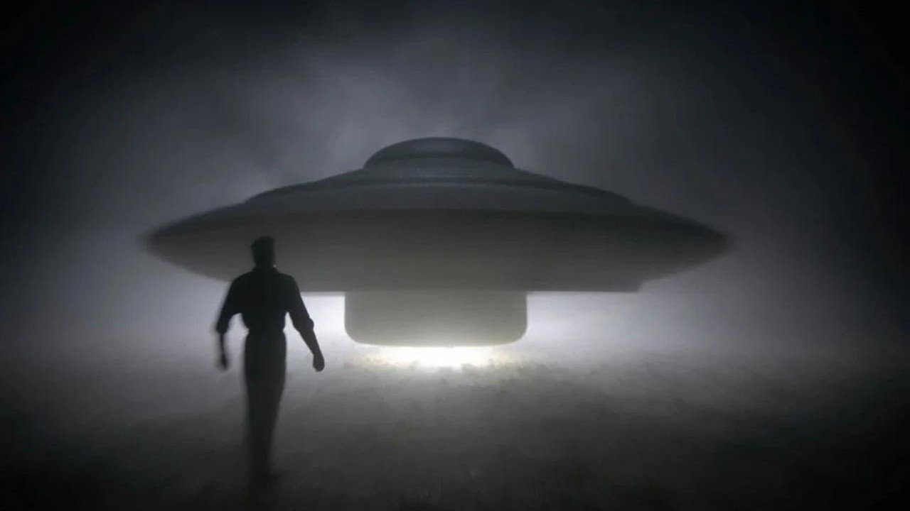 ABD'li istihbaratçı itiraf etti: Hükümetin elinde uzaylılara ait araçlar var
