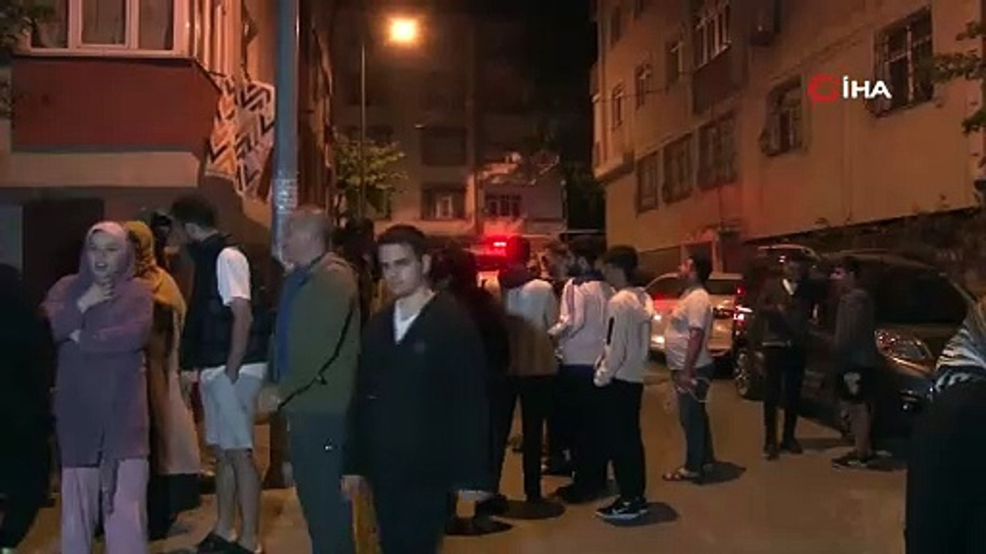 İstanbul'da korku dolu gece; 6 katlı bina boşaltıldı!