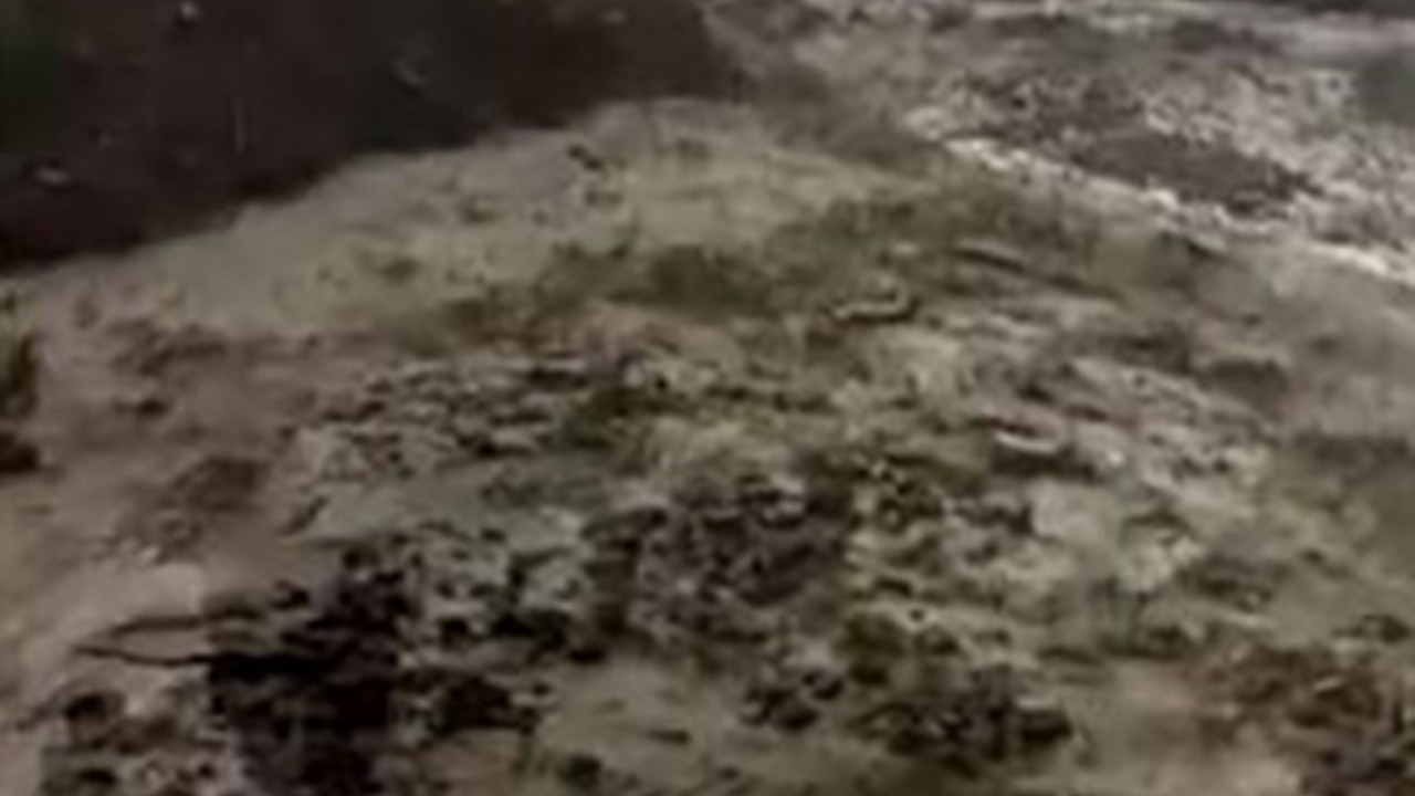 Bir ilimiz kabusu yaşıyor! Yağışlar sele dönüştü