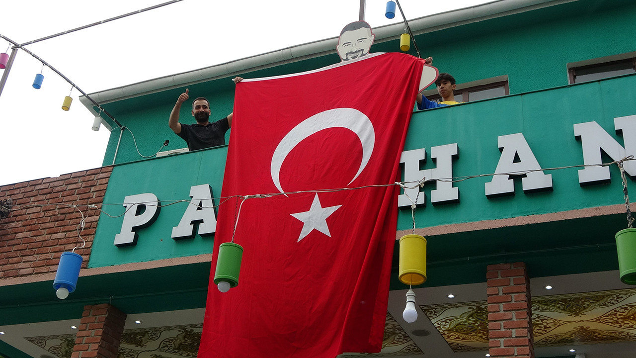 O ilçede ''il oluyoruz'' kutlamaları başladı