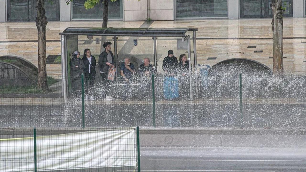 Ankara yine sağanak yağışa teslim