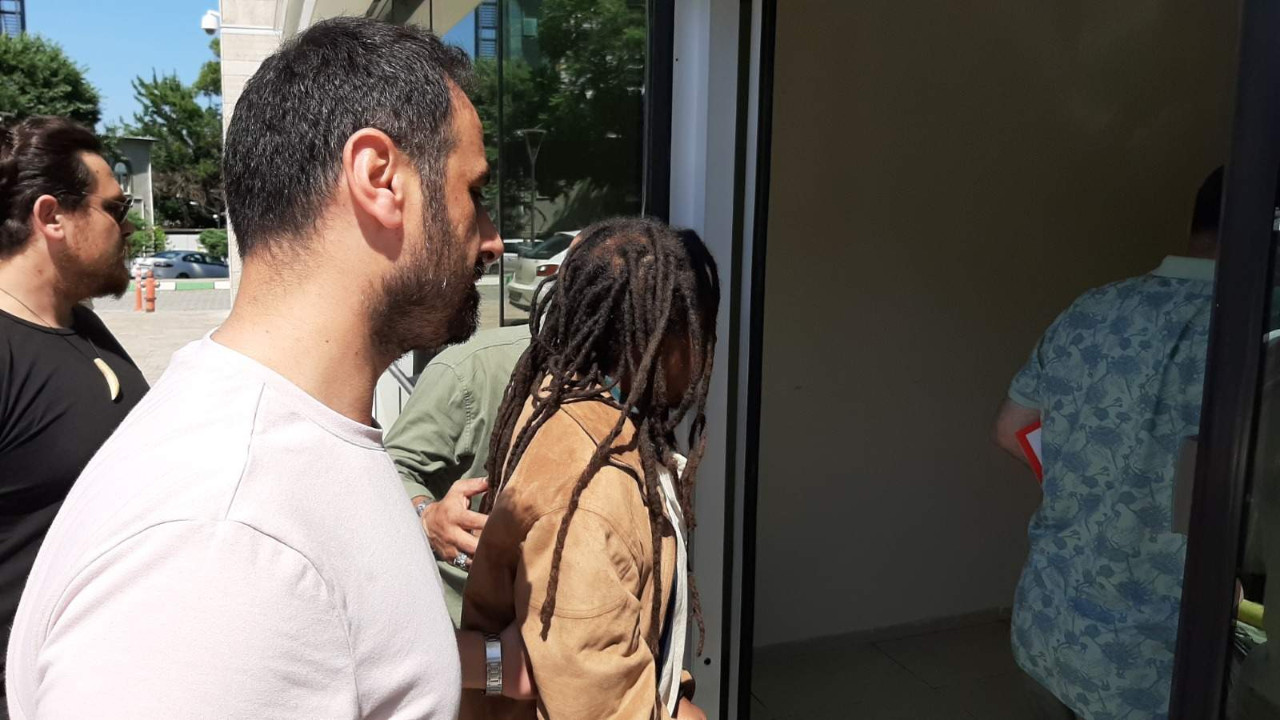 Günlerce arkadaşlarının cesetleriyle yolculuk yaptı, Türkiye'de yakalandı