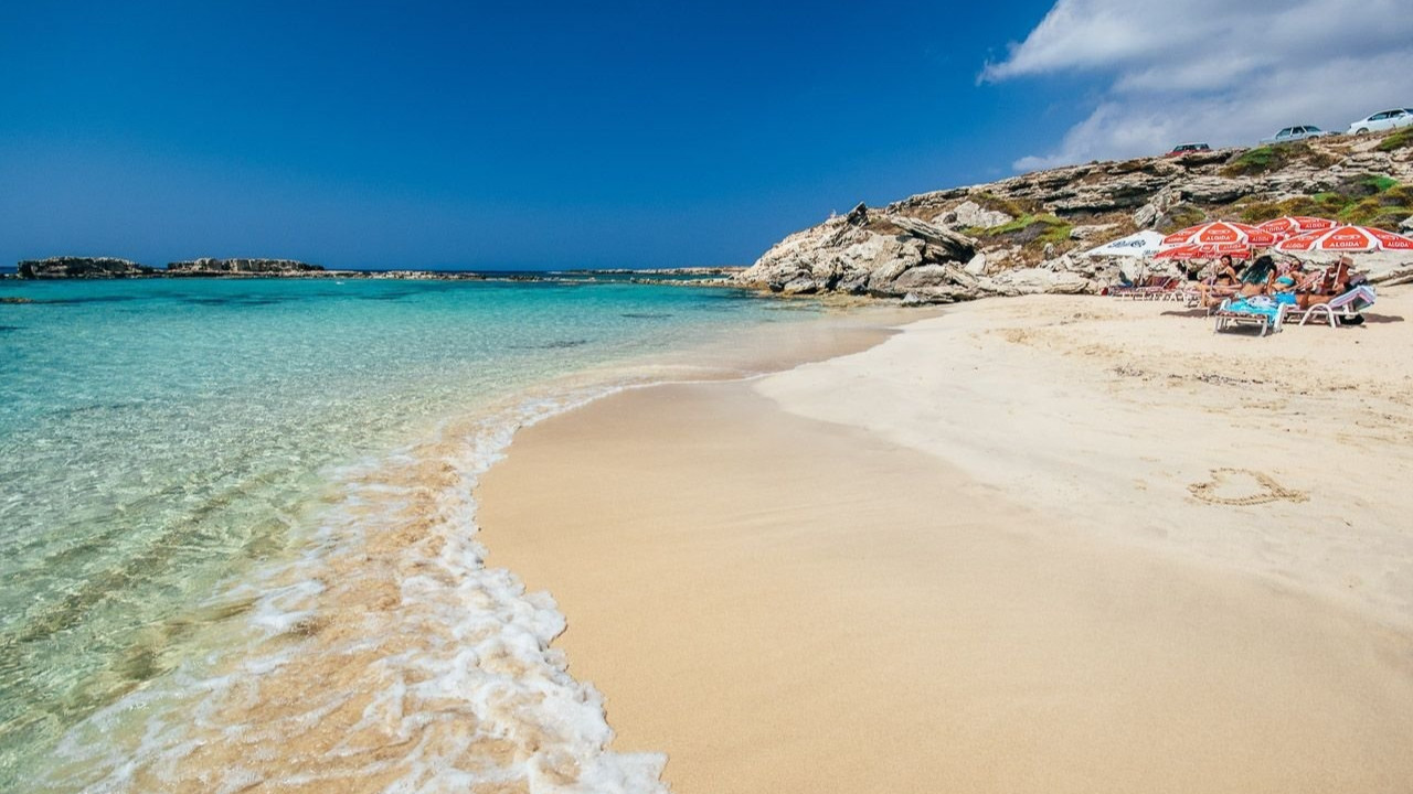 Tatil cennetindeki plajda ''göçmen'' tecavüzü dehşeti