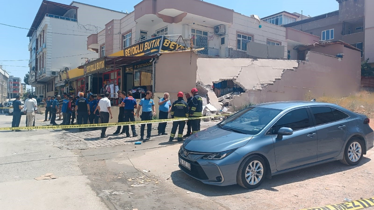 Gaziantep'te bina çöktü: Yaralılar var!
