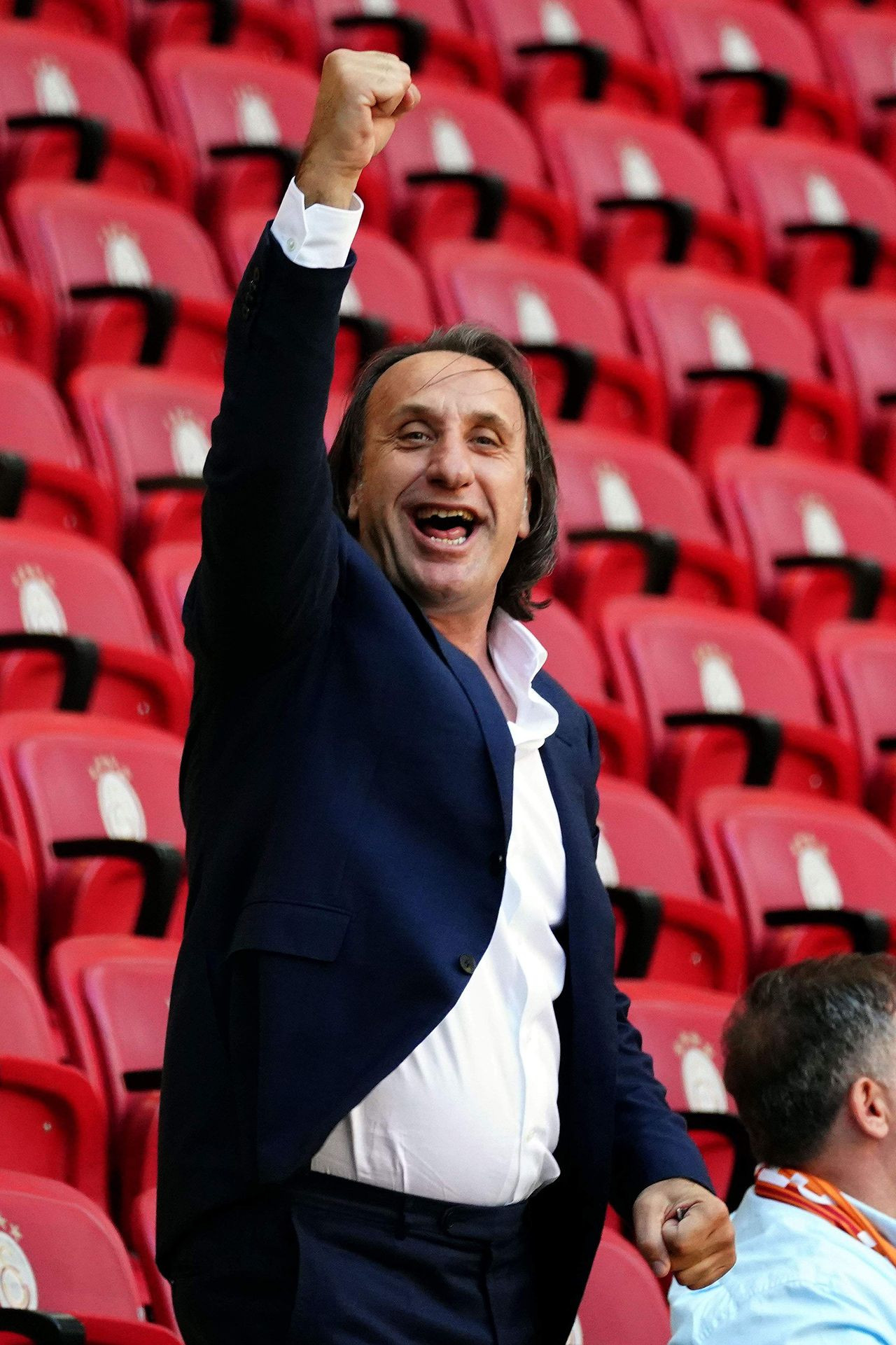Galatasaray'dan dev imza şov! Aslan taraftarının önünde şov yaptı