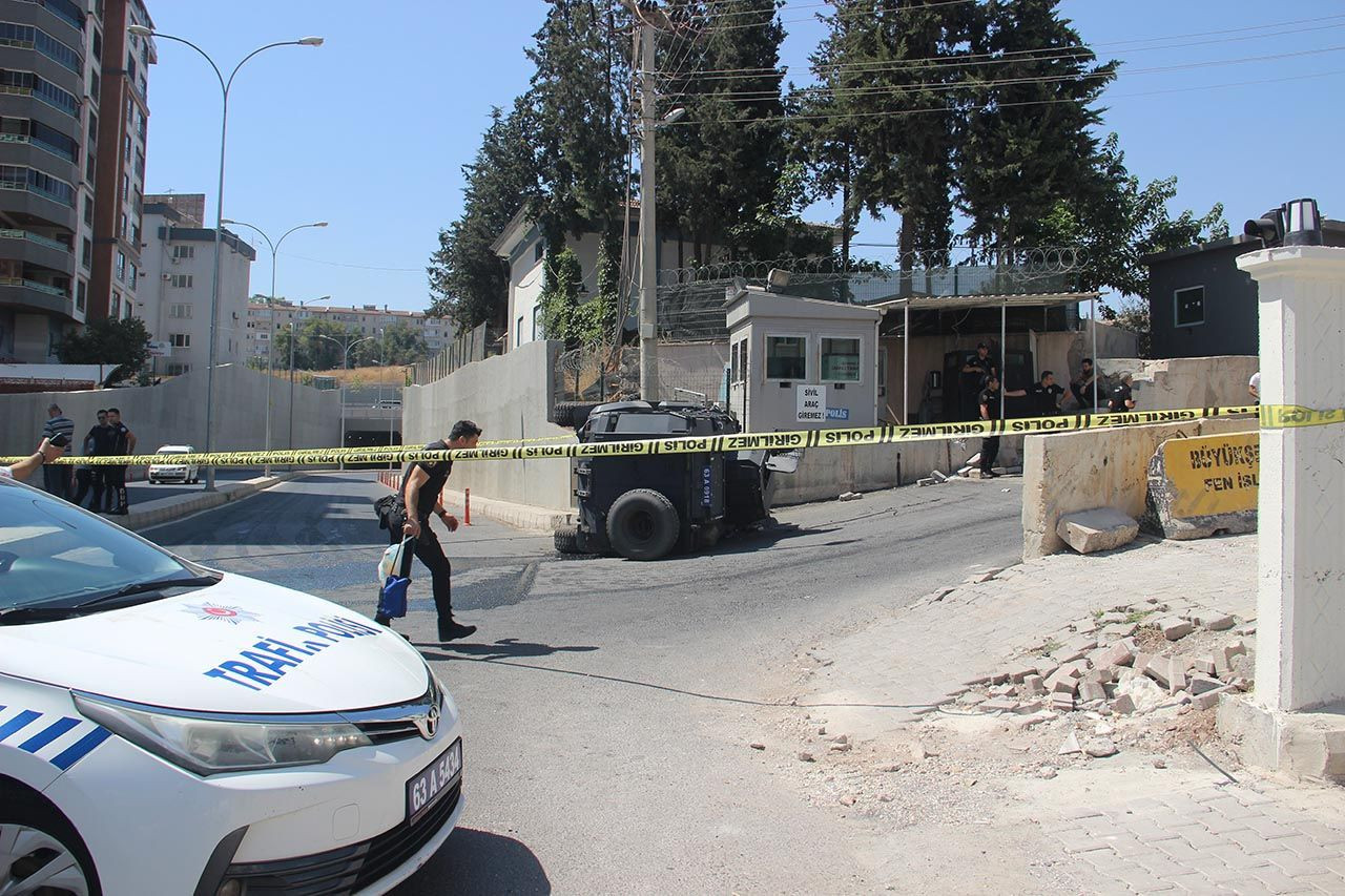 Şanlıurfa'da zırhlı araç devrildi: 1 polis şehit - Resim: 3